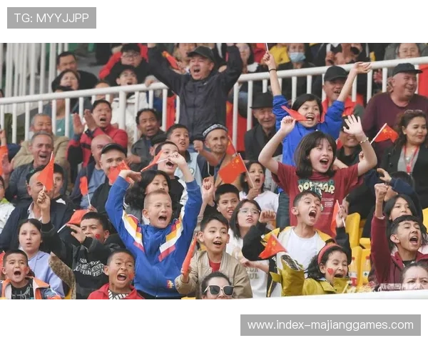 球迷文化展示：阿图什杯现场万人呐喊，地域荣誉感升温